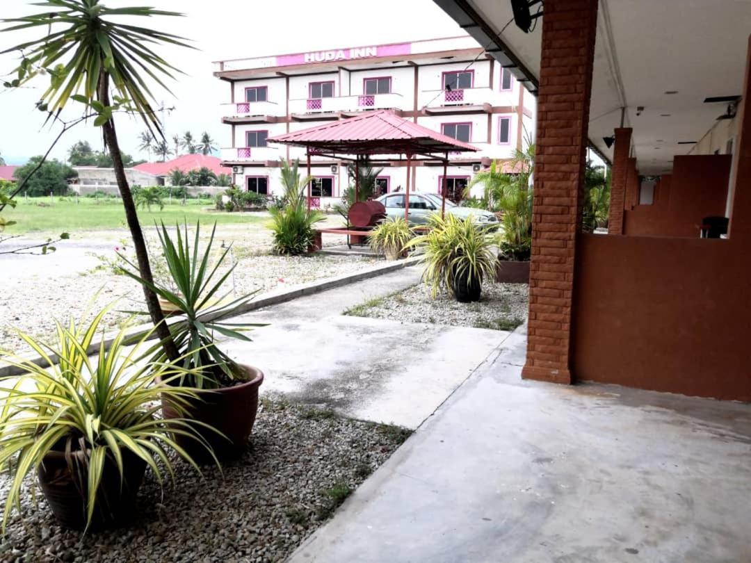 Huda Inn Pantai Cenang  Extérieur photo